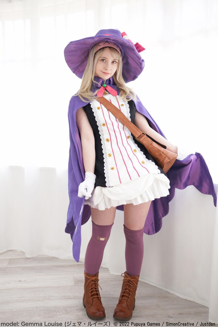 コスプレイヤーがノベタに扮する姿の写真。